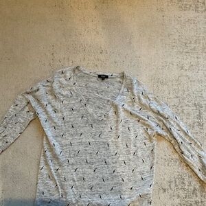 Rails gray cotton long sleeve v-neck t-shirt with black lightning bolts. Size S